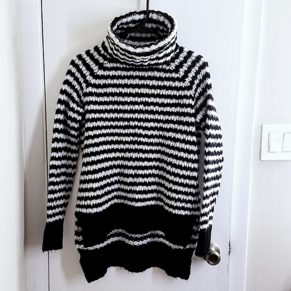 a.n.a Striped Turtleneck Sweater Chunky Knit High Low Hem Black White